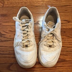 USED Women’s NIKE AIRFORCES 1